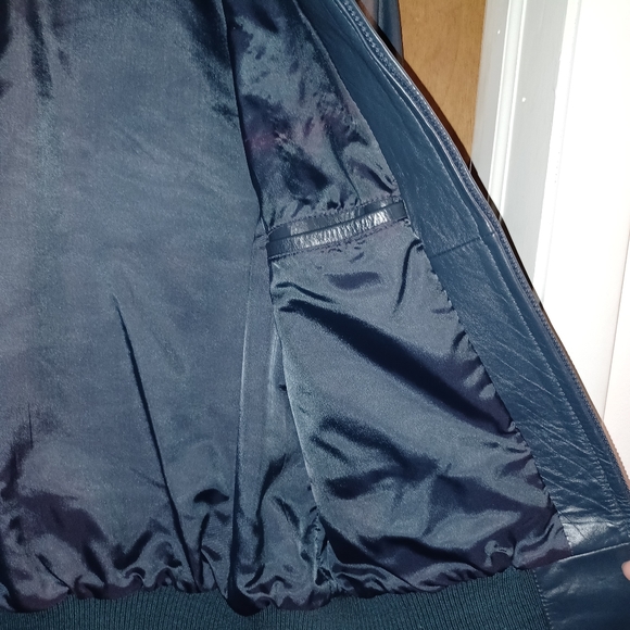 Very Rare Members Only 30th Anniversary Ford Thunderbird Edition - Picture 9 of 16